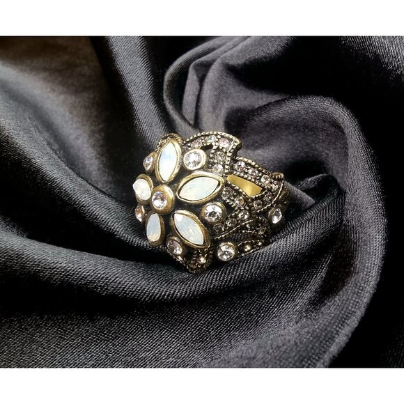 Vintage HEIDI DAUS White Stones Clear Crystals Bronze Tone Ring - Picture 1 of 4